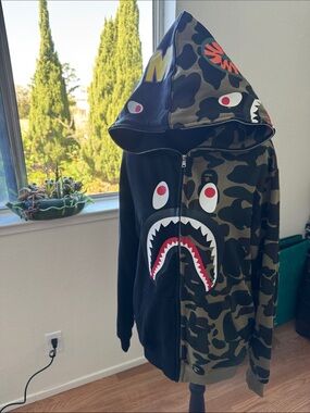 ABathingApeCamouflage Shark Face Zip Hoodie - Black & Olive Green,size XS